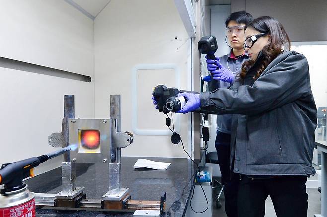 “꿈의 단열재 에어로젤 주문 폭주…증설 검토“